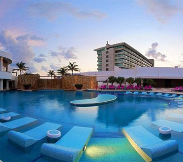Cancun Vacation Image